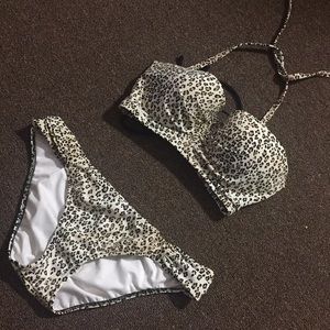 VICTORIAS SECRET LEOPARD PRINT BIKINI